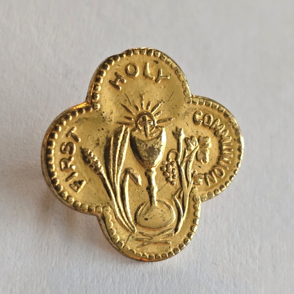 Vintage pin First Holy Communion brooch gold tone religious Catholic